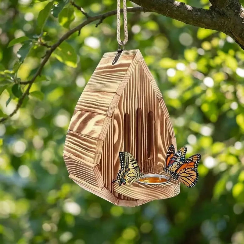 Rustieke Houten Vlinderhuis™ | kleurrijke bezoekers in de tuin